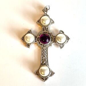 Sarah Coventry Pendant VTG Jewelry 1970’s Crusaders Cross Silver Tone Faux Pearl